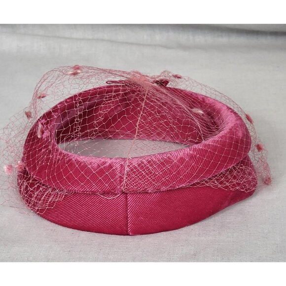 Vintage 50’s Bright Pink Velvet Pillbox Hat Veil Netting Women’s 950 - Picture 5 of 9